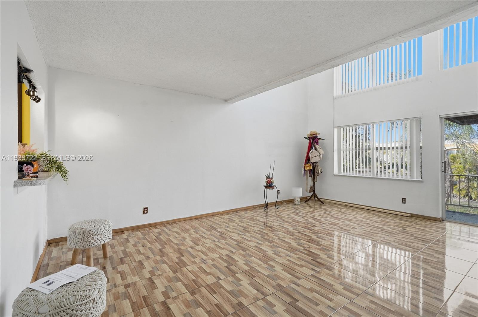 VENETIAN GARDENS AT COUNT - Residential