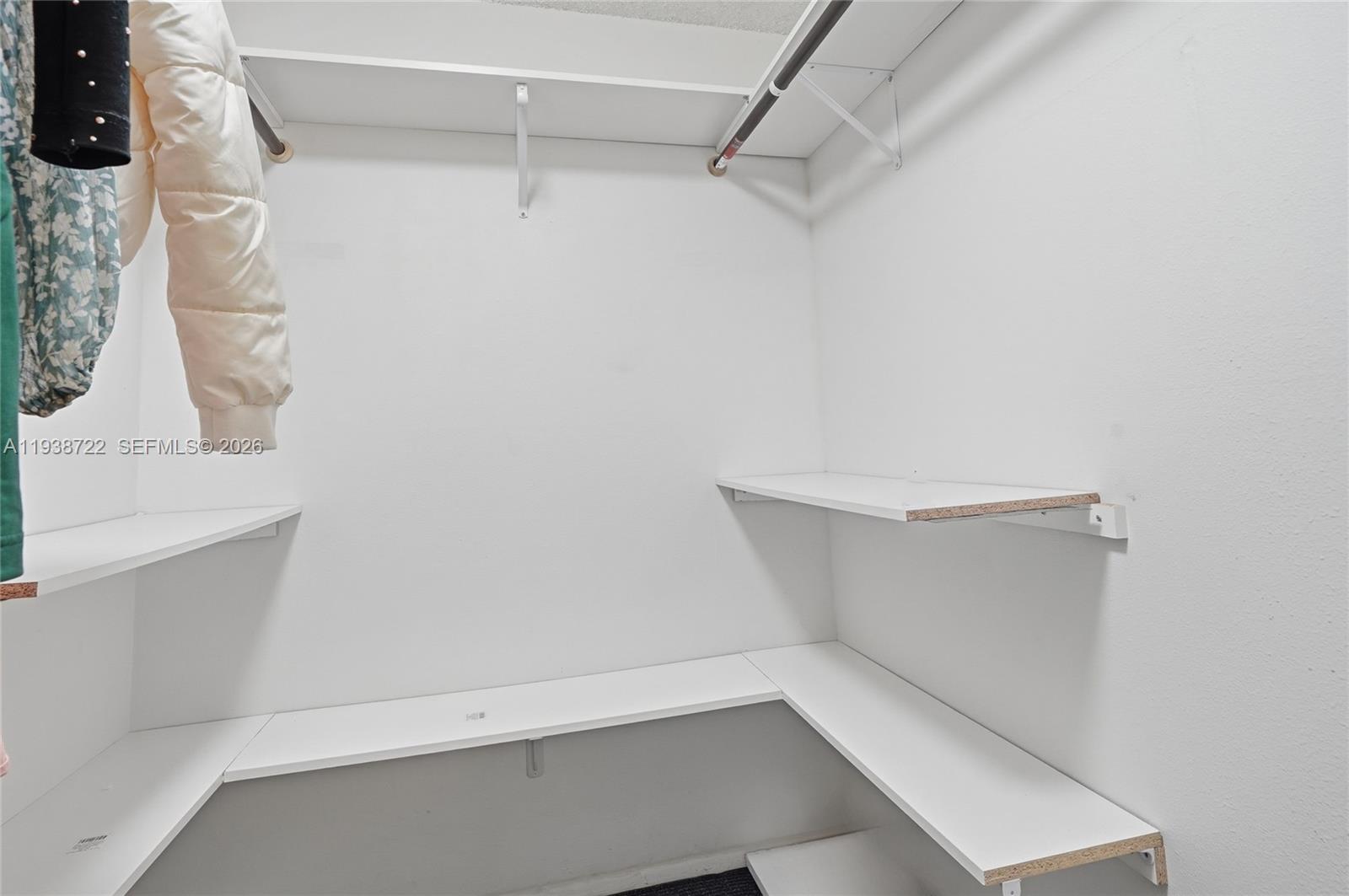 VENETIAN GARDENS AT COUNT - Residential