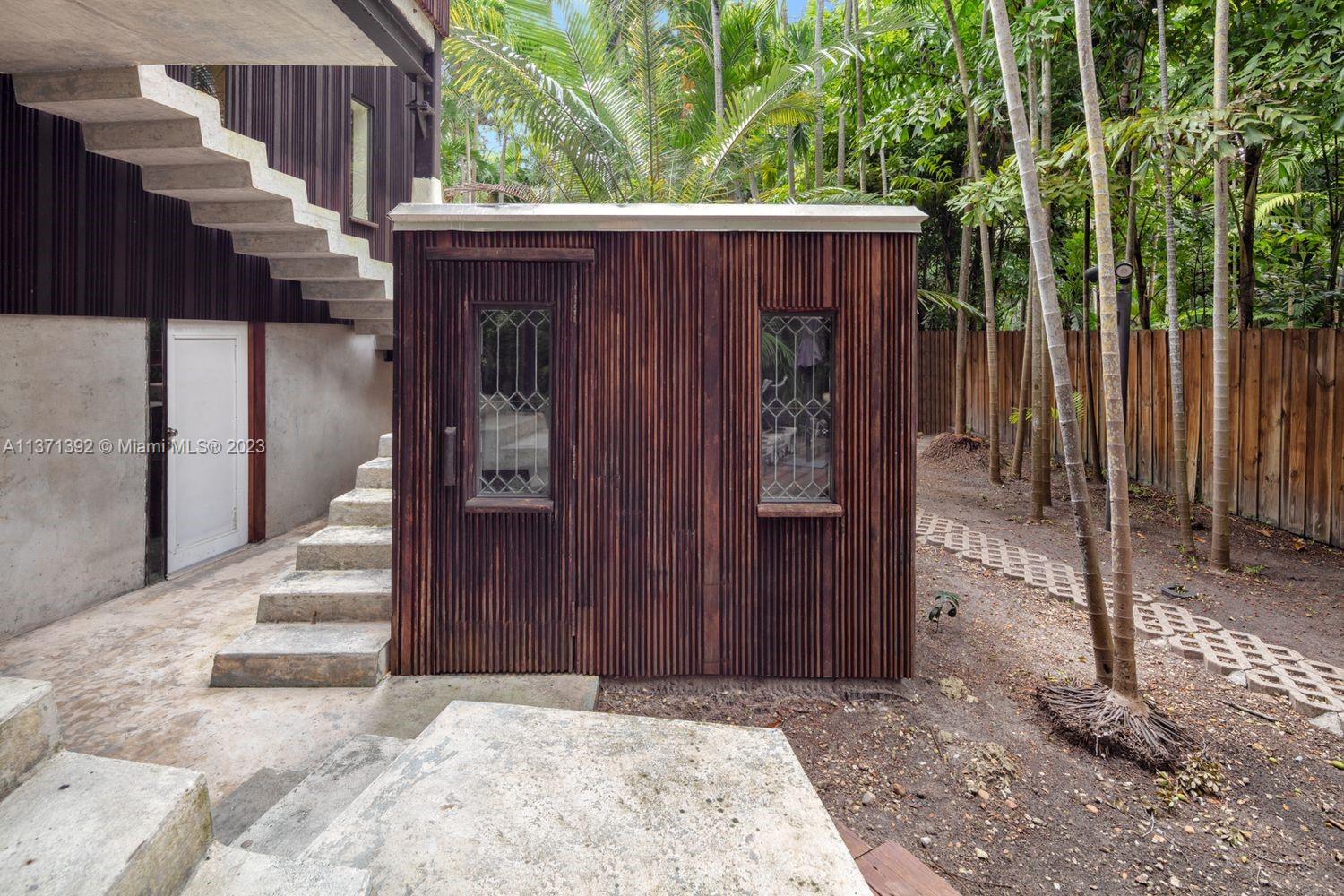 BISCAYNE PARK TERR - Residential