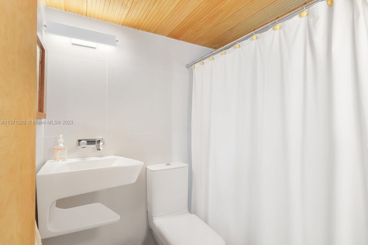 BISCAYNE PARK TERR - Residential