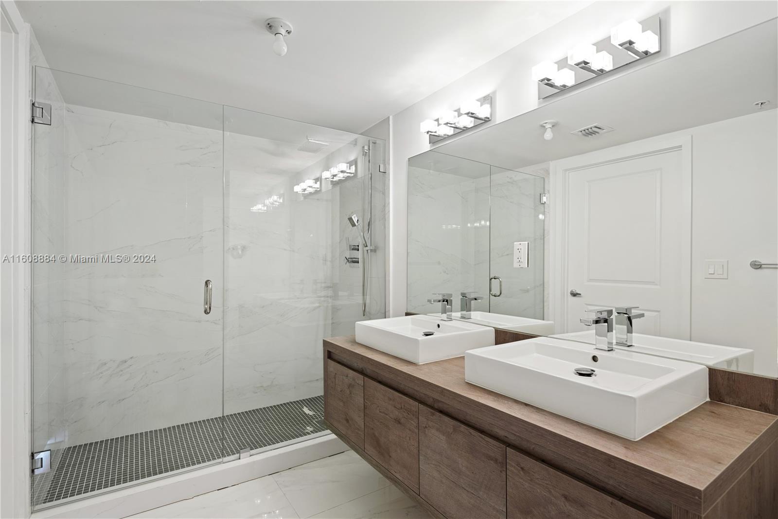 400 SUNNY ISLES CONDO EAS - Residential