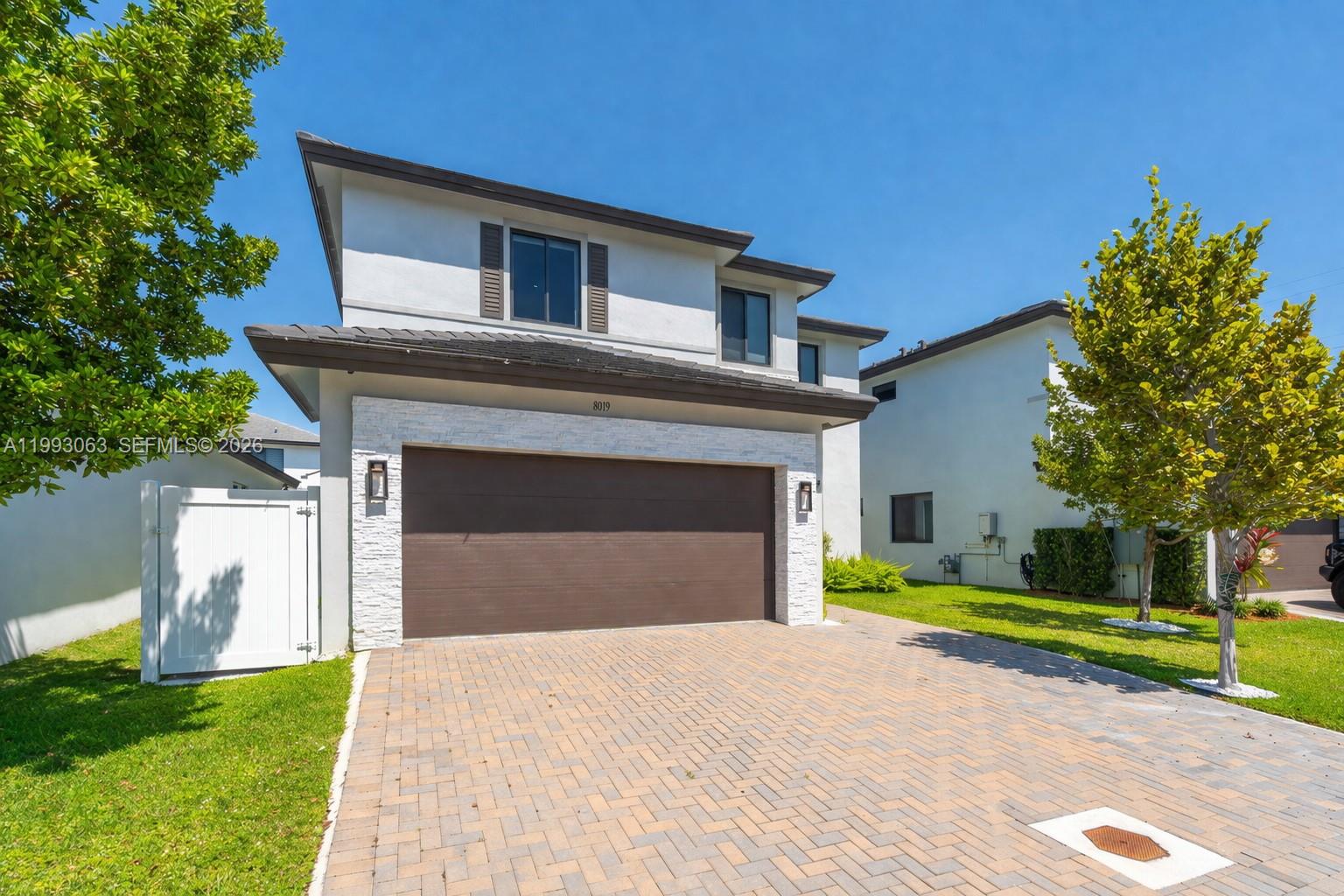 CANARIAS EAST - Residential