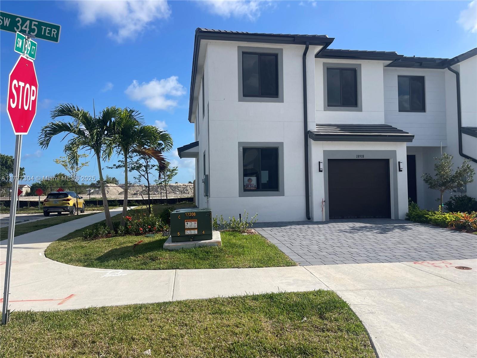 18918 Sw 345th Ter, Homestead, Miami-Dade County, Florida - 4 Bedrooms  
3 Bathrooms - 