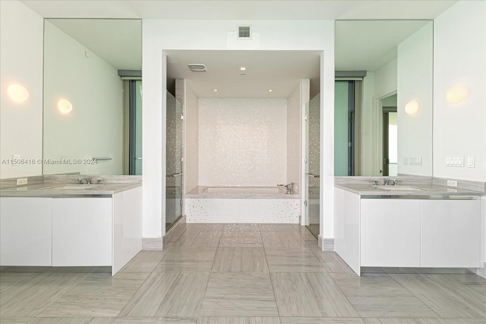 JADE SIGNATURE CONDO - Residential