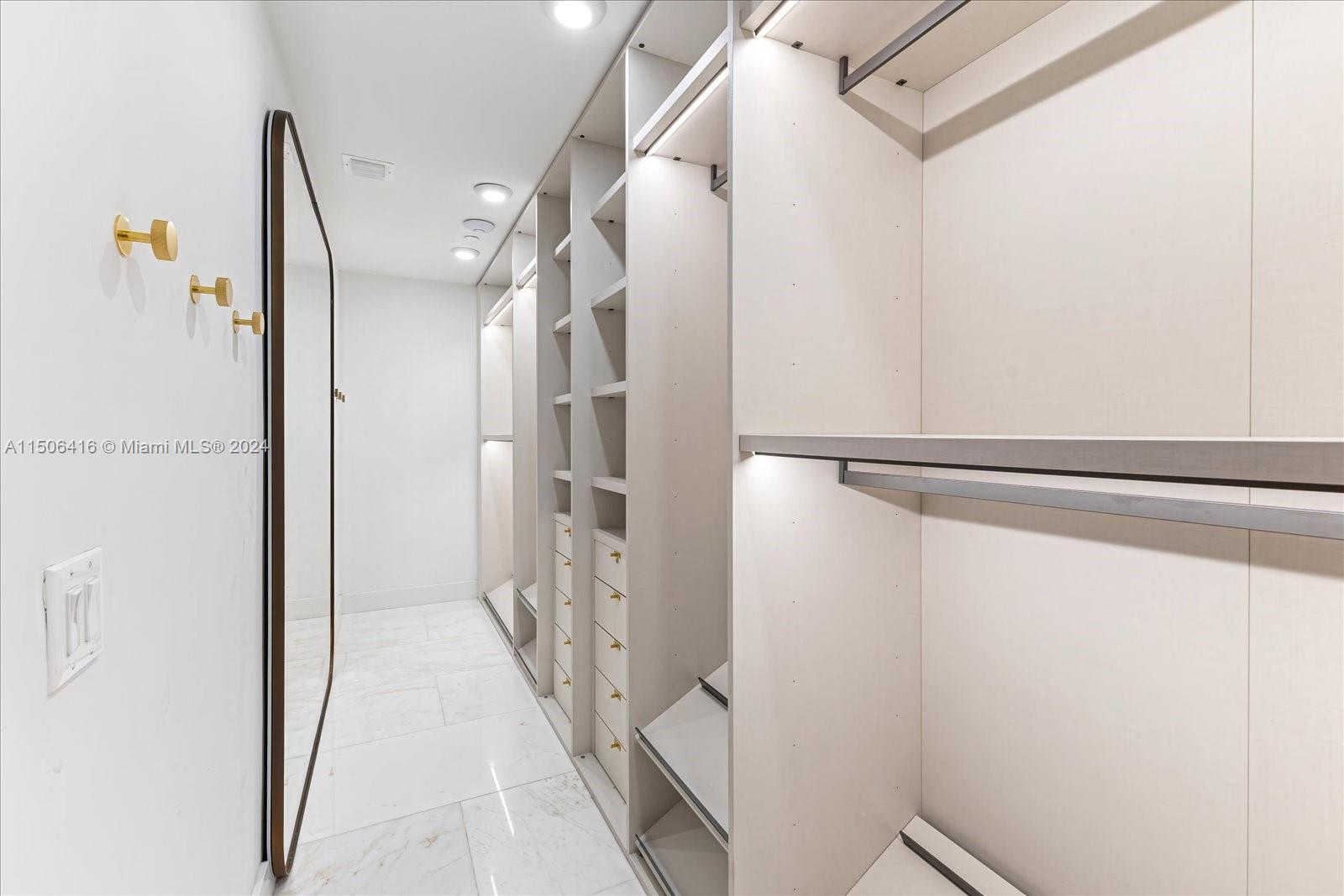 JADE SIGNATURE CONDO - Residential