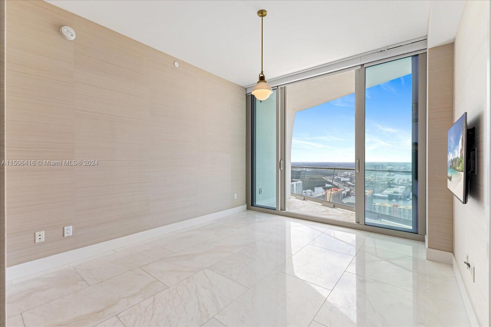 JADE SIGNATURE CONDO - Residential