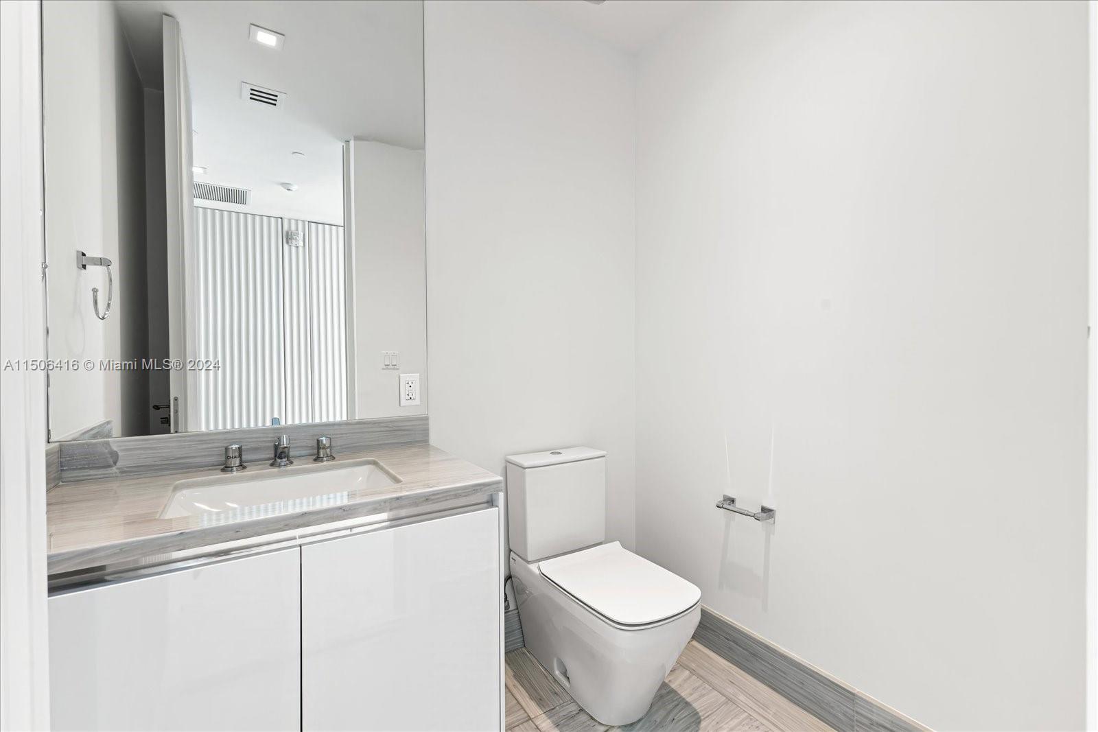 JADE SIGNATURE CONDO - Residential