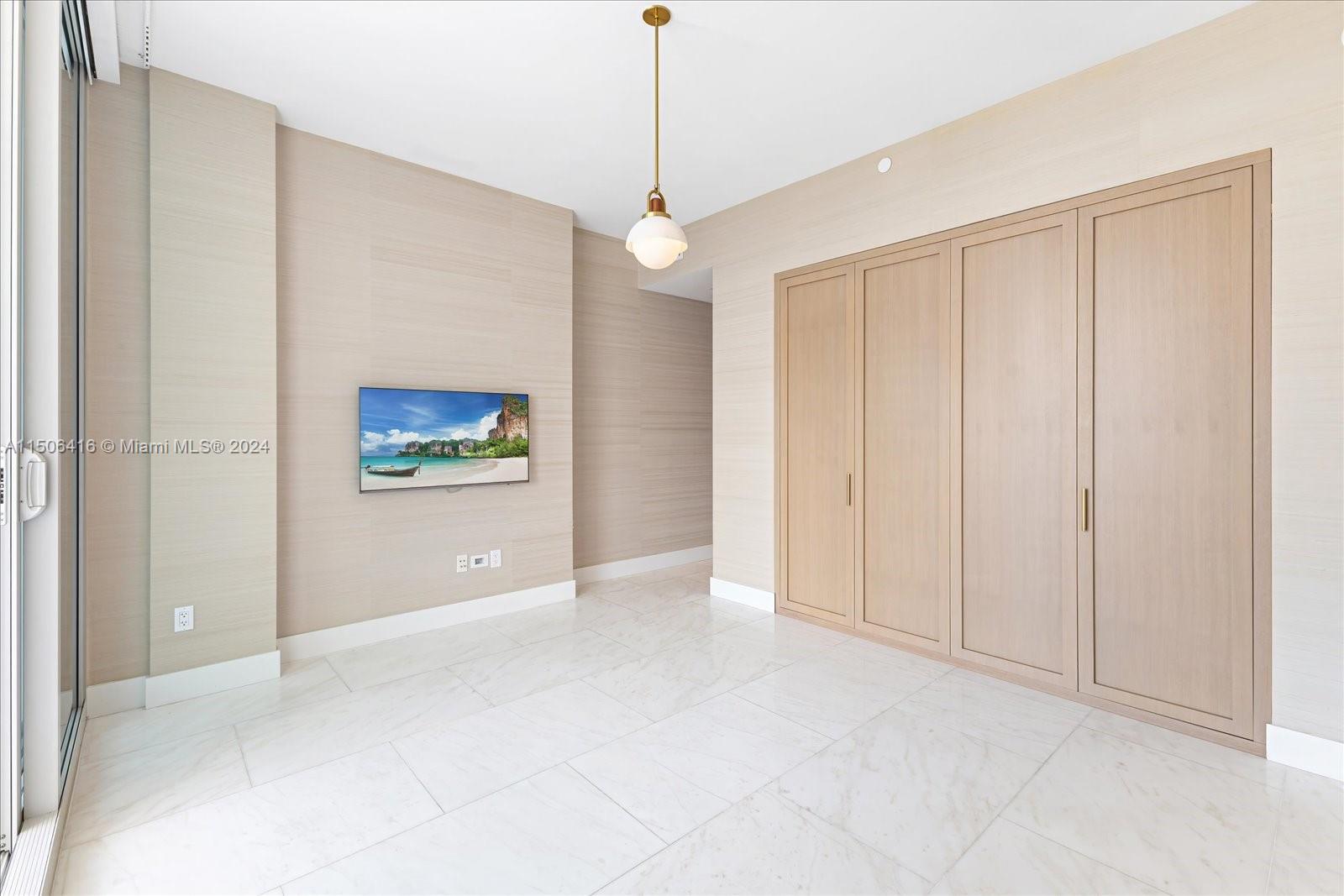 JADE SIGNATURE CONDO - Residential