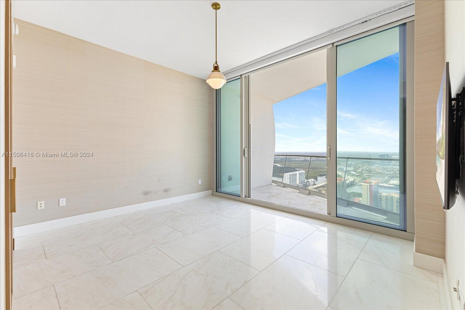 JADE SIGNATURE CONDO - Residential