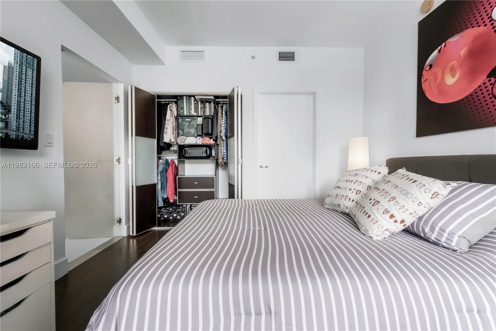 IVY CONDO 2 PARKIN+STORAGE - Residential