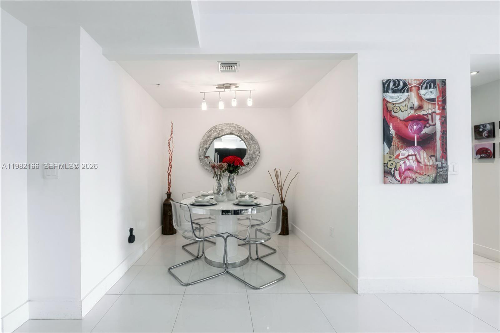 IVY CONDO 2 PARKIN+STORAGE - Residential