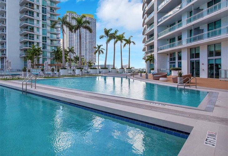 IVY CONDO 2 PARKIN+STORAGE - Residential