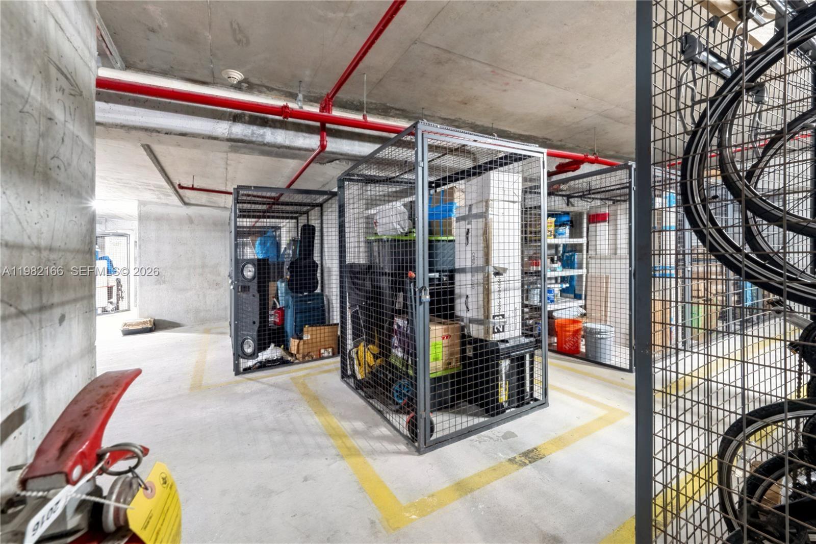 IVY CONDO 2 PARKIN+STORAGE - Residential