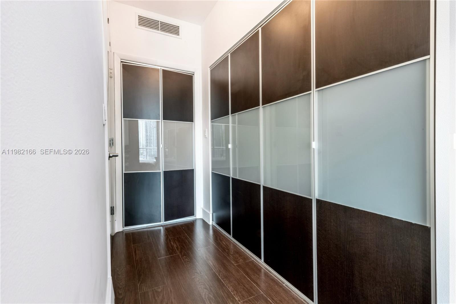 IVY CONDO 2 PARKIN+STORAGE - Residential