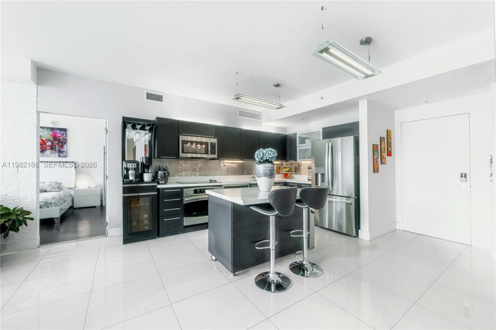 IVY CONDO 2 PARKIN+STORAGE - Residential