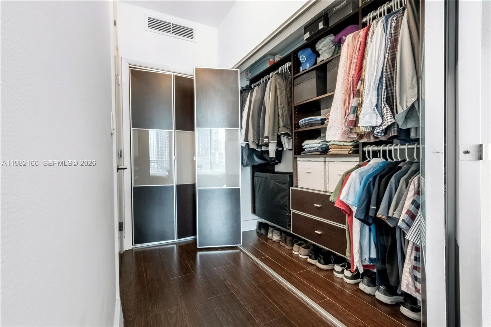 IVY CONDO 2 PARKIN+STORAGE - Residential