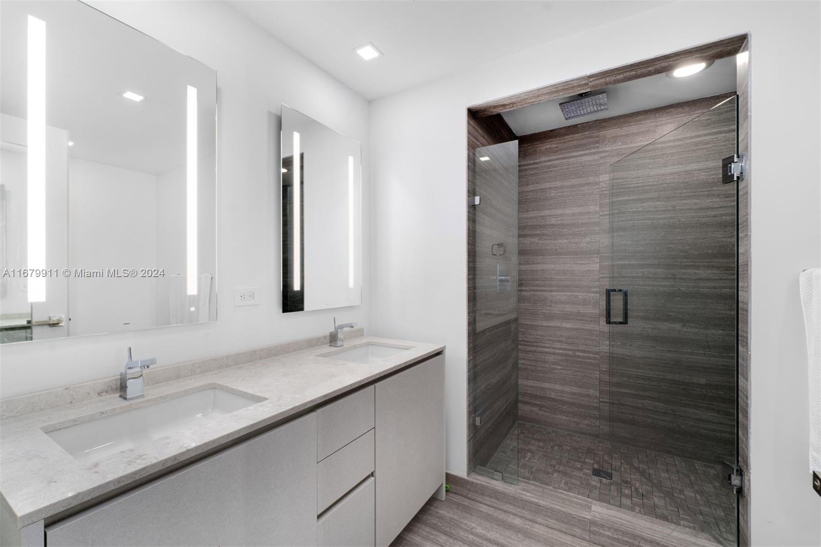 1010 BRICKELL CONDO - Residential Lease