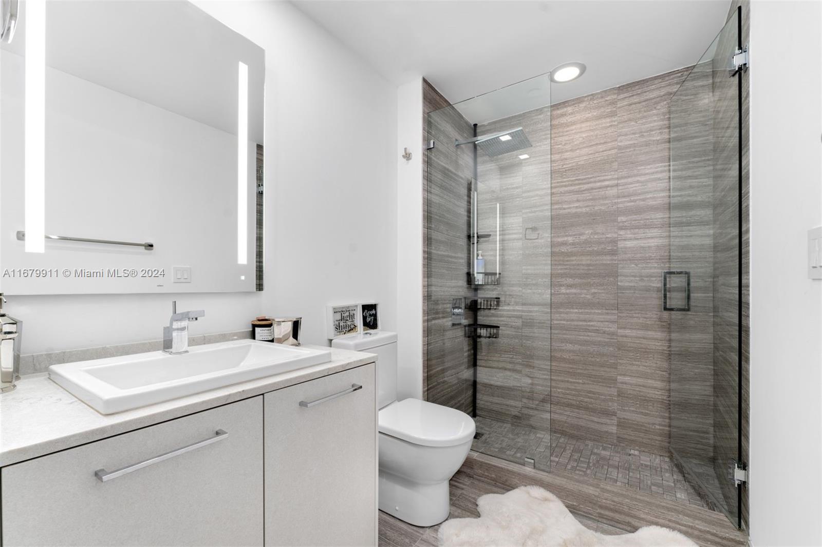 1010 BRICKELL CONDO - Residential Lease