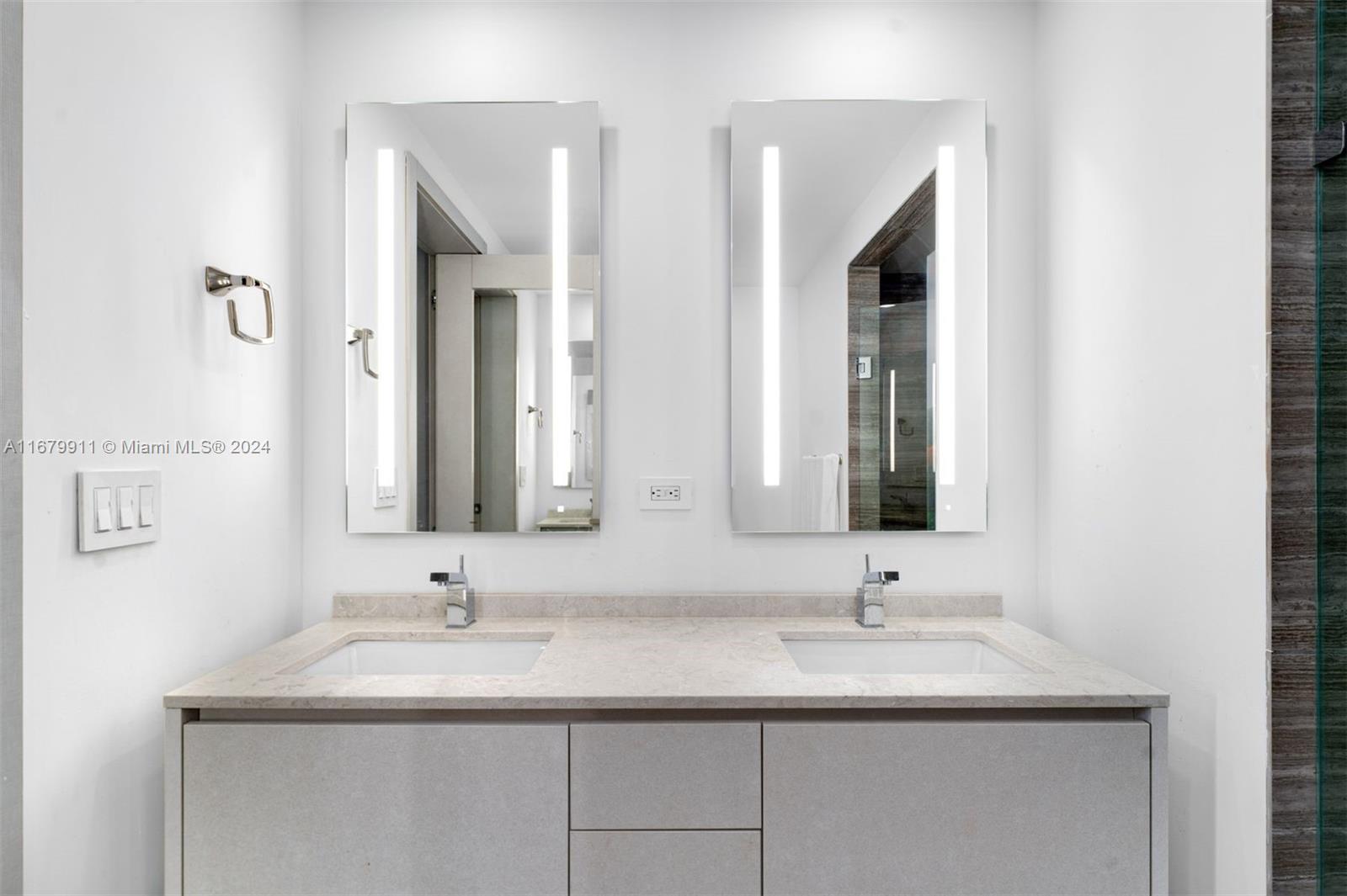 1010 BRICKELL CONDO - Residential Lease