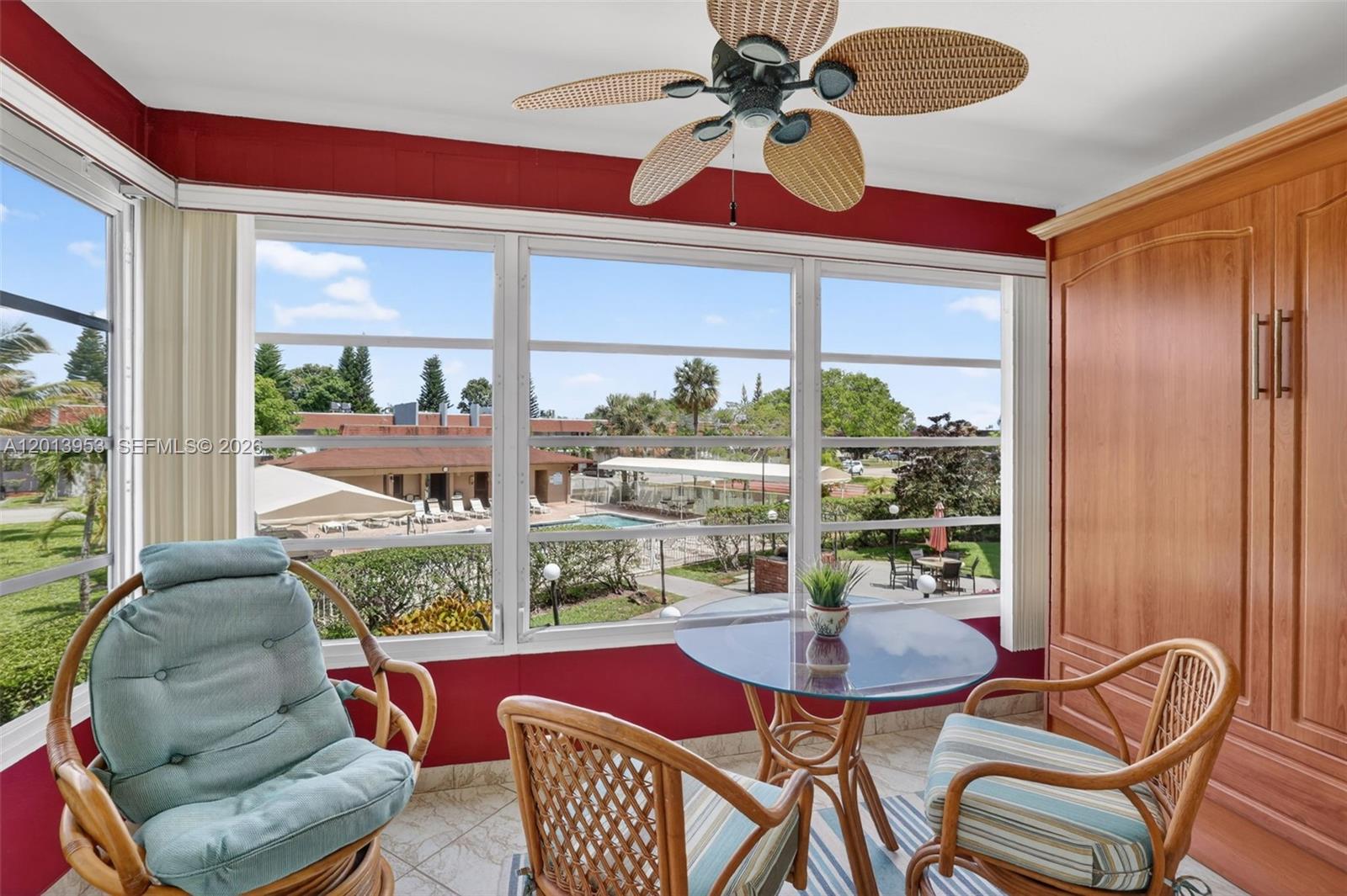 LAUDERDALE OAKS CONDO XII - Residential