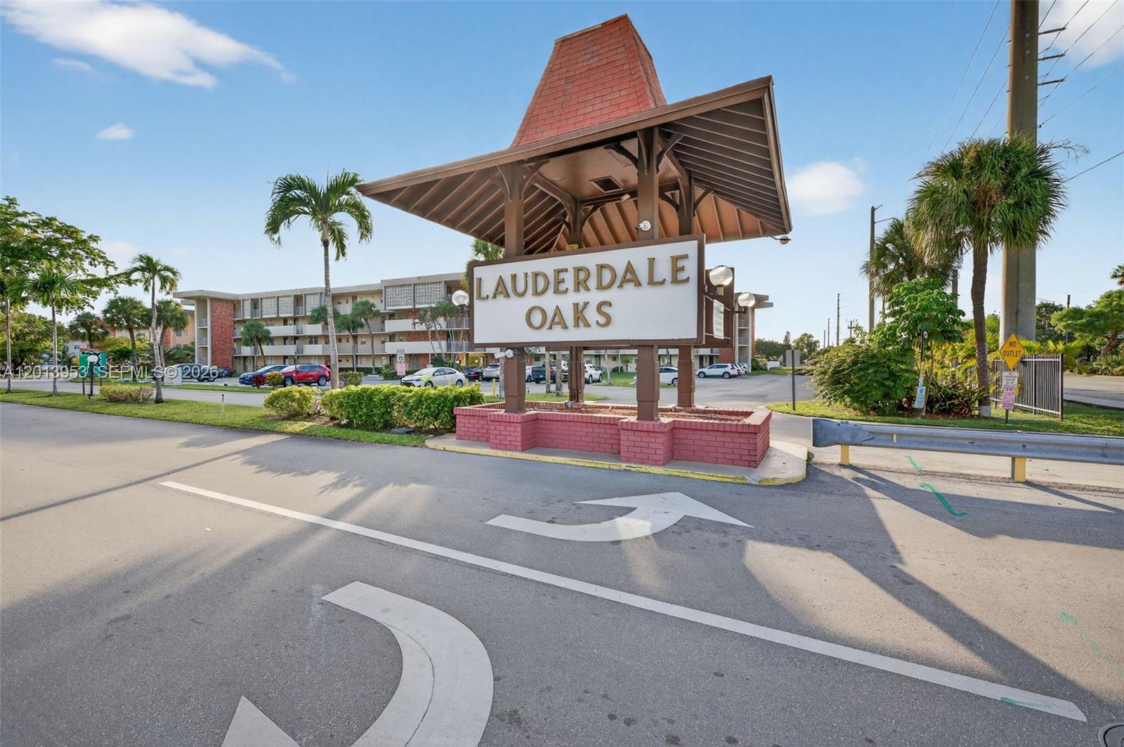 LAUDERDALE OAKS CONDO XII - Residential