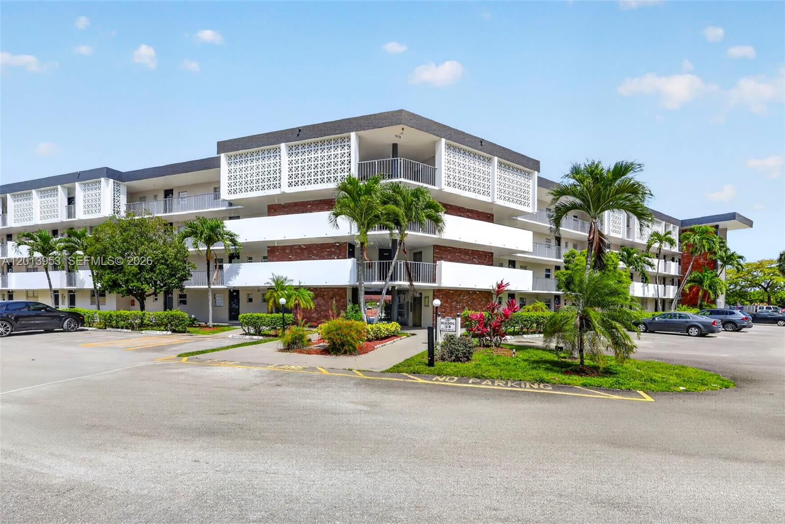 LAUDERDALE OAKS CONDO XII - Residential