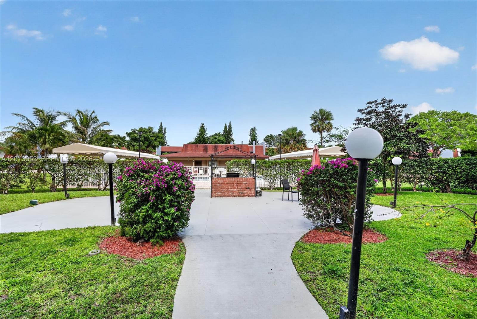 LAUDERDALE OAKS CONDO XII - Residential