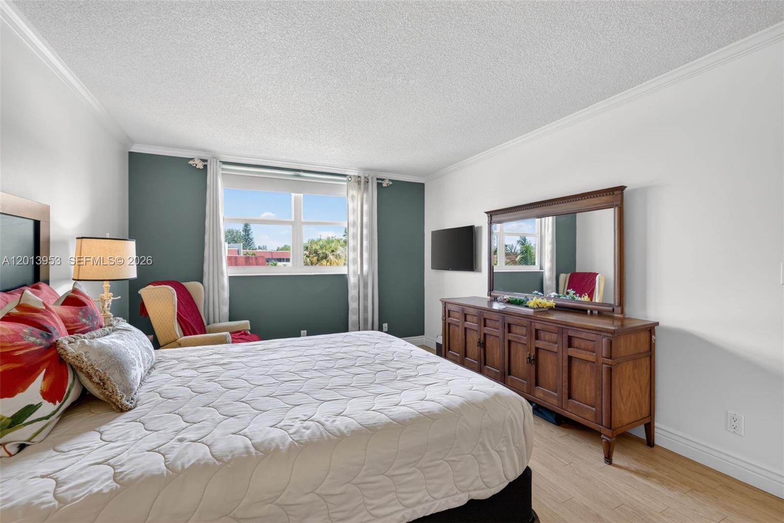 LAUDERDALE OAKS CONDO XII - Residential