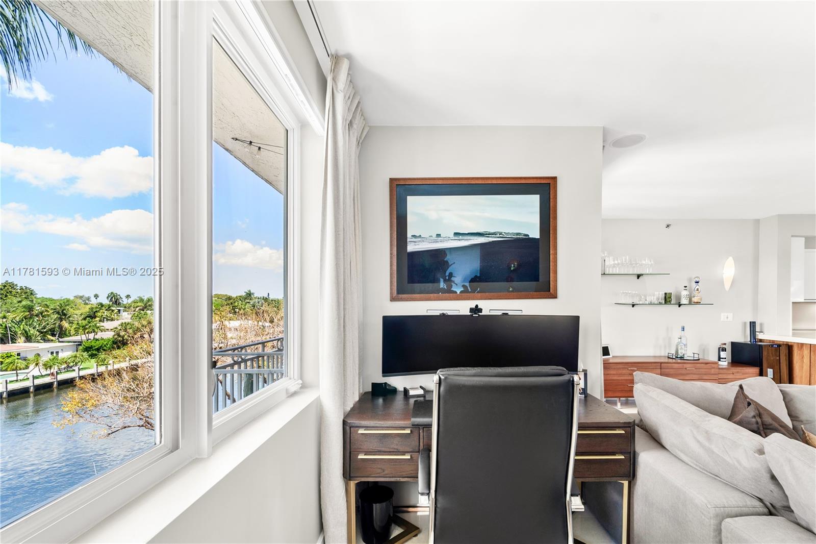VISTA LAS OLAS CONDO - Residential