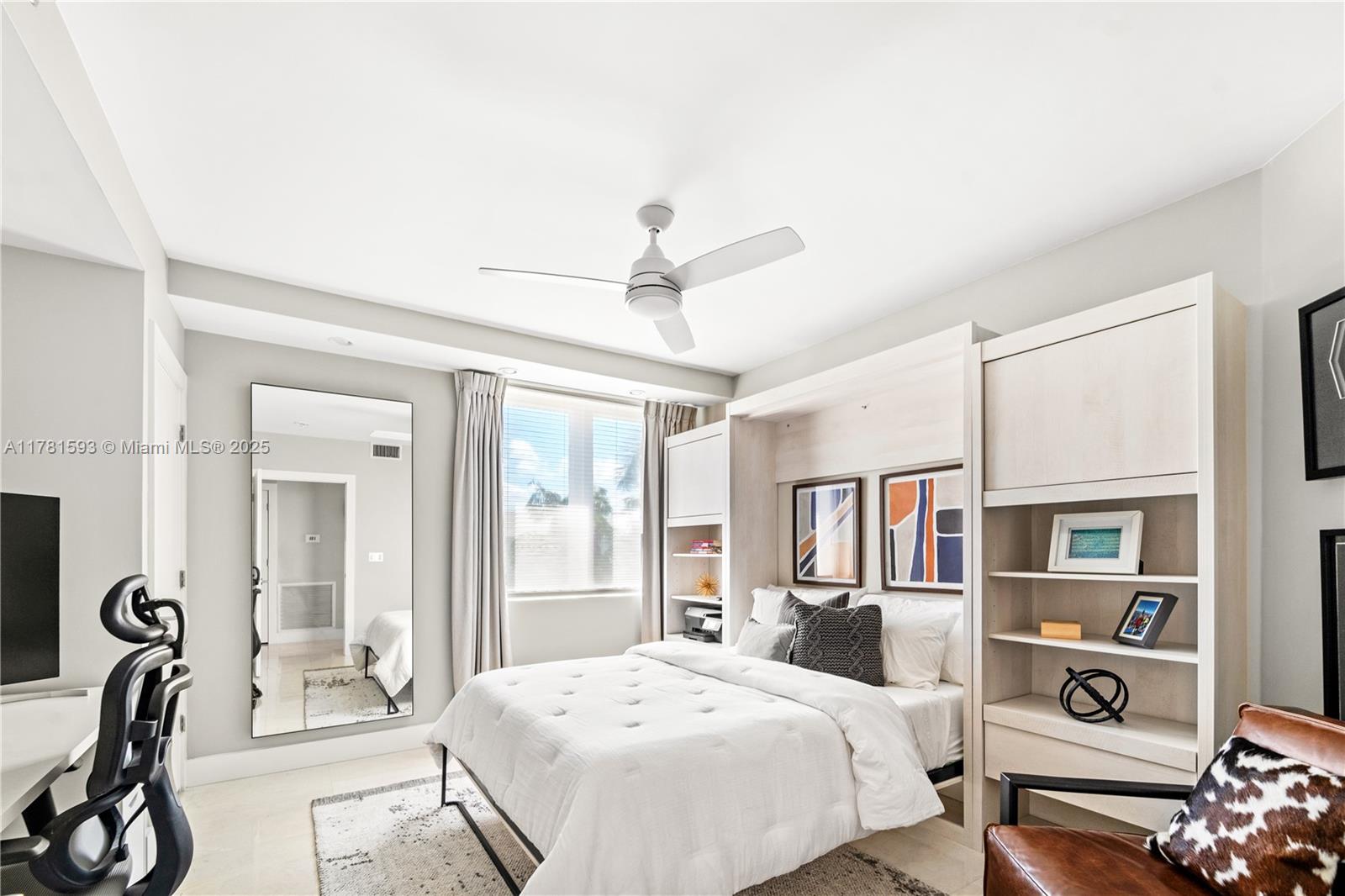 VISTA LAS OLAS CONDO - Residential