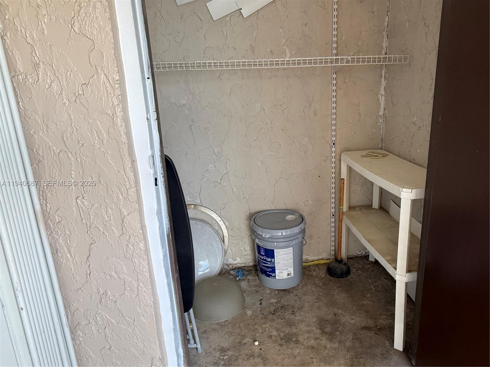 THE MEADOWS LAKE NORTH CO - Residential