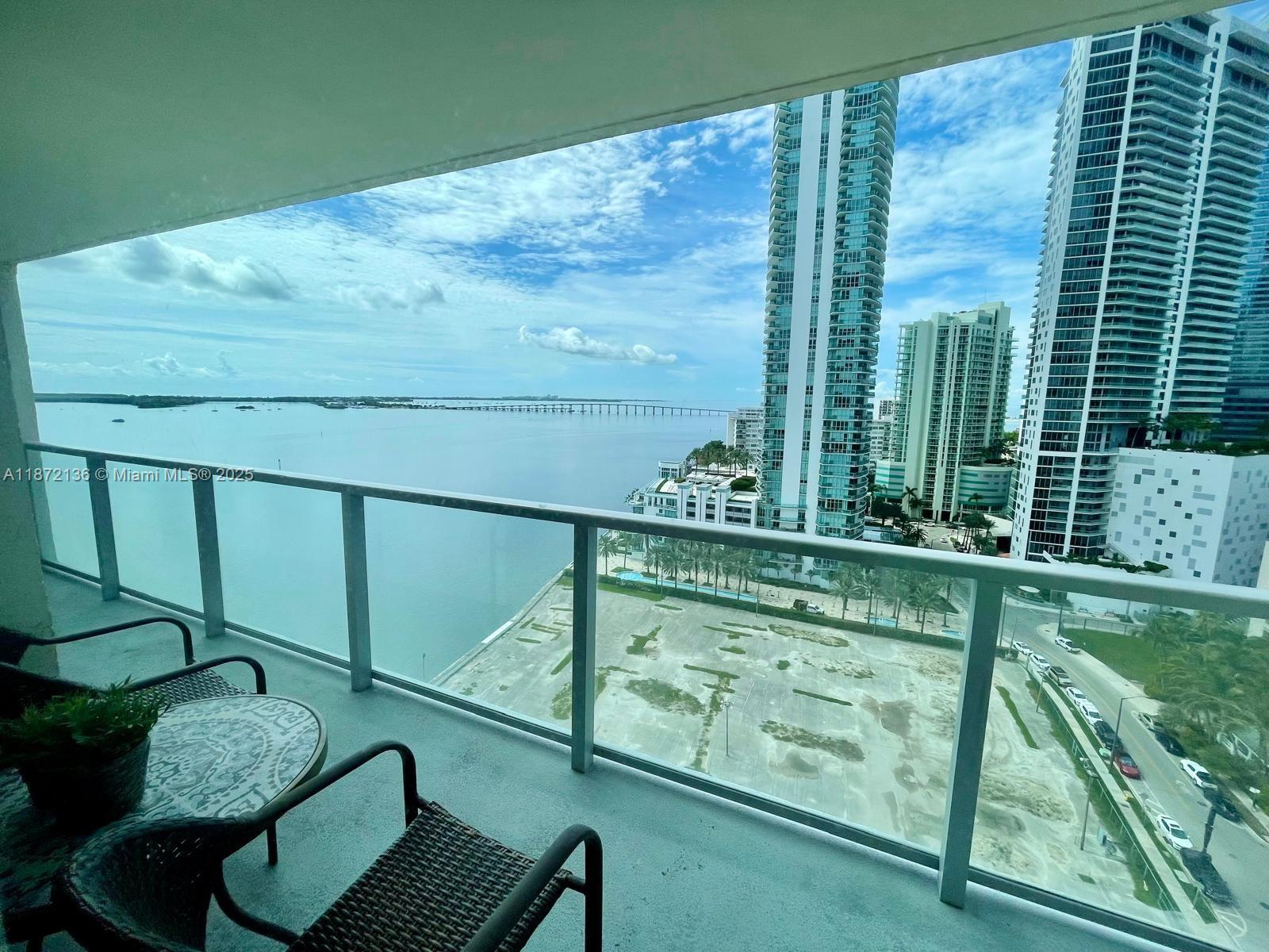 Fully furnished 1/1, nice condition, rental includes washer and dryer in the unit basic Cable, Internet, Pest Control, Water,convenient store in the building valet services for guests, 24/7 front desk assistance, walking distance to great restaurants, Great Location, walking distance to Brickell City Center, Mary Brickell Village, and metro mover. . Easy to Show.