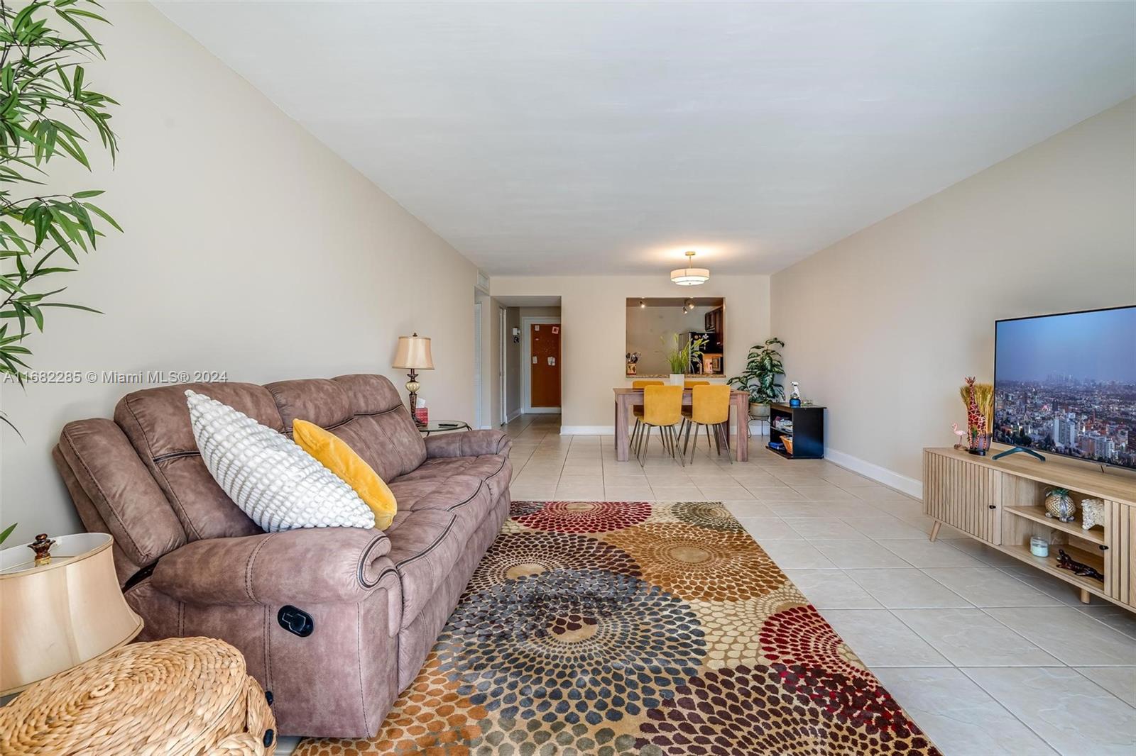 DANIANS SOUTH CONDO - Residential