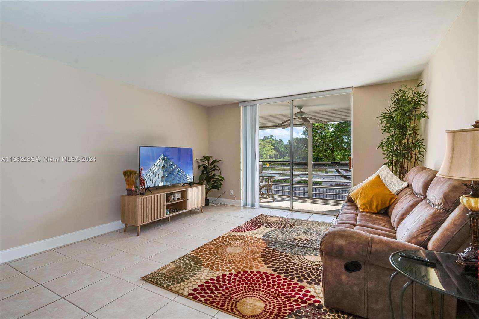DANIANS SOUTH CONDO - Residential