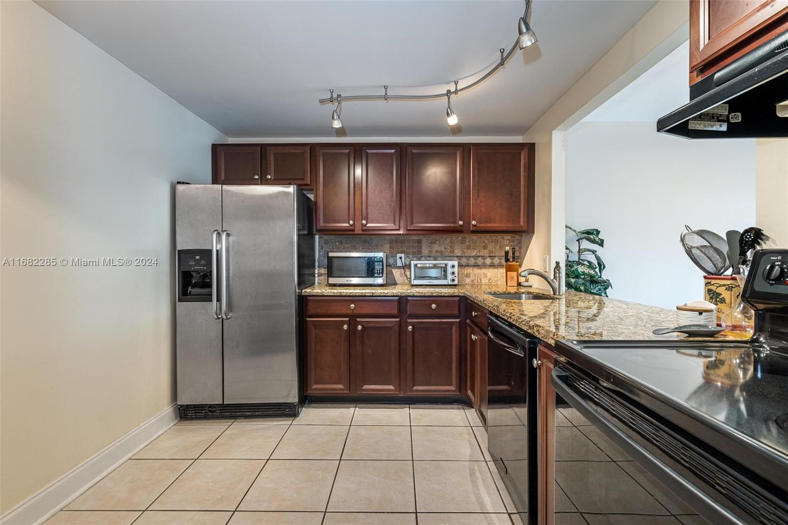 DANIANS SOUTH CONDO - Residential