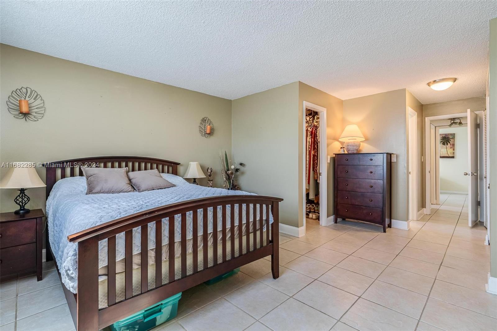 DANIANS SOUTH CONDO - Residential