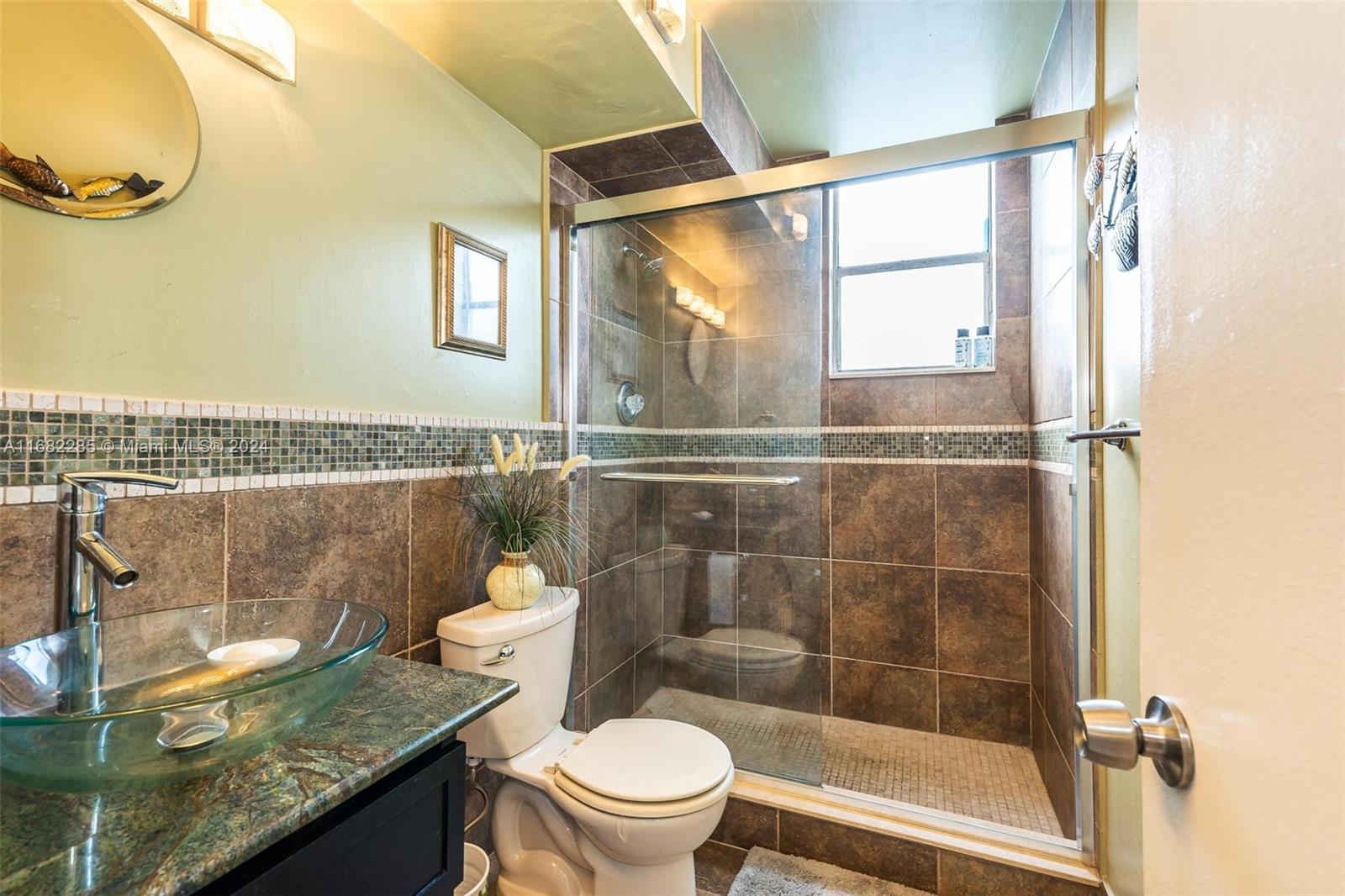 DANIANS SOUTH CONDO - Residential