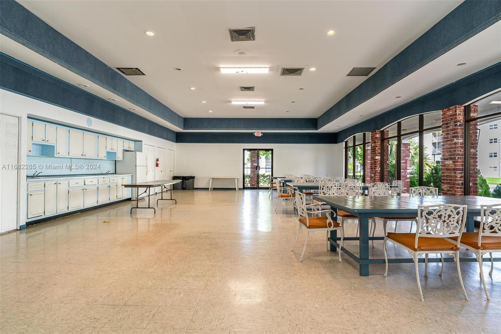 DANIANS SOUTH CONDO - Residential