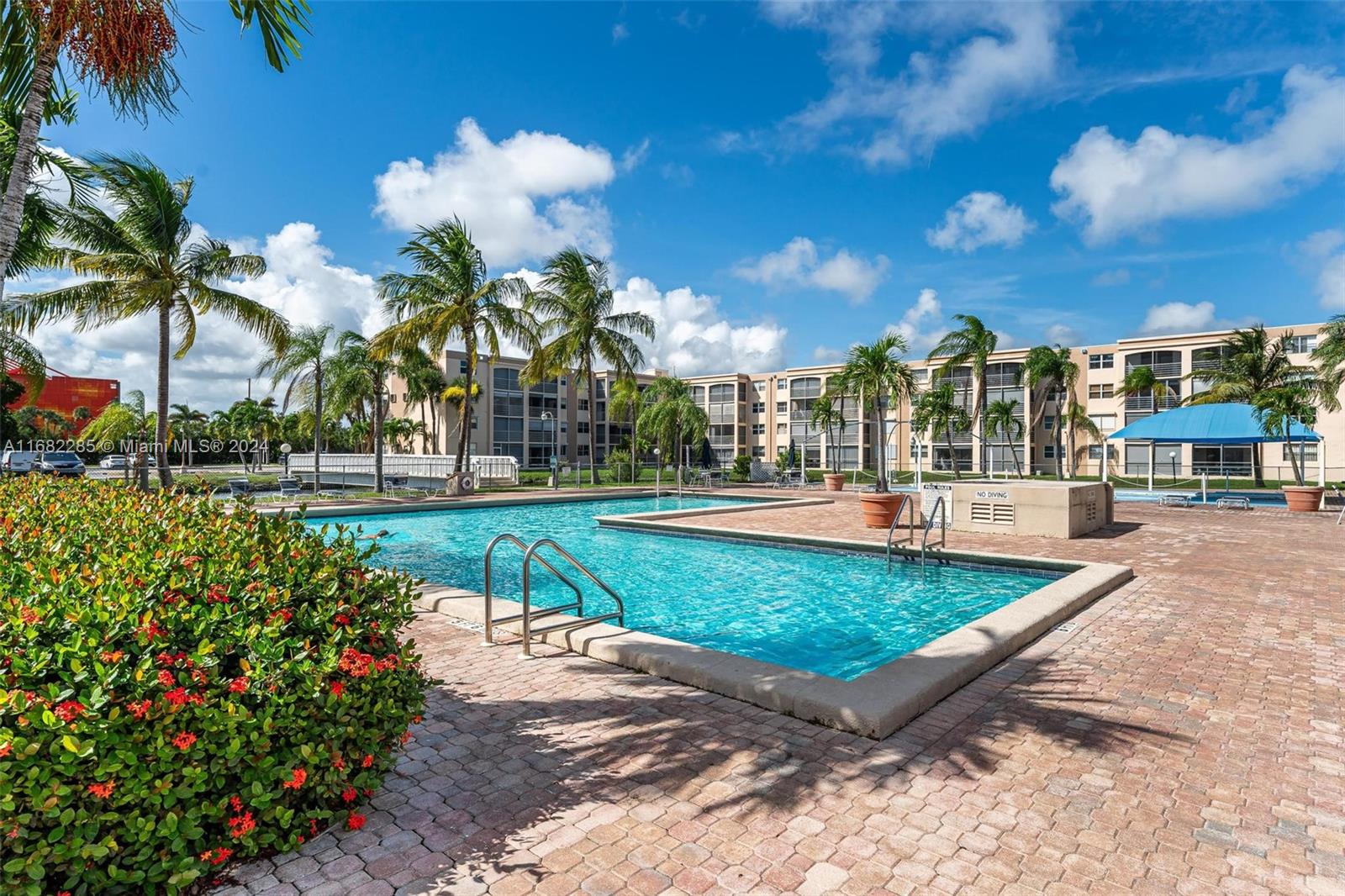 DANIANS SOUTH CONDO - Residential