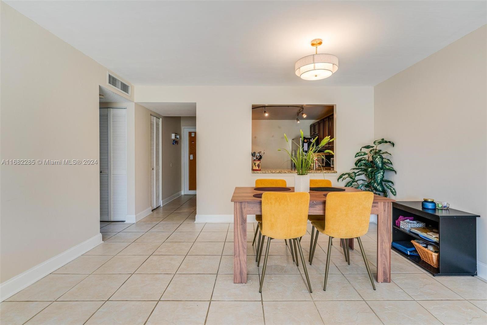DANIANS SOUTH CONDO - Residential