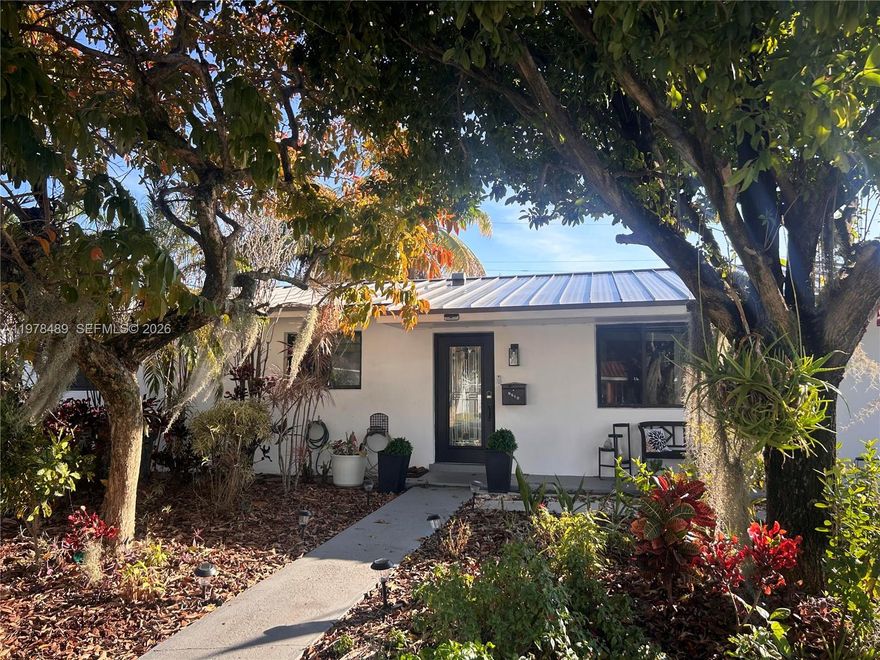 4-bedroom, 3-bathroom home in desirable Westchester, one of Miami’s most centrally located and evolving neighborhoods. Featuring a new roof and brand-new driveway, this home provides immediate value and peace of mind.

Spacious living areas and a functional layout for families or extended living. Conveniently located approximately 30 minutes from Miami’s beaches and near major highways, shopping, dining, and top-rated schools.

Move-in ready and positioned in a high-demand area — don’t miss this opportunity.