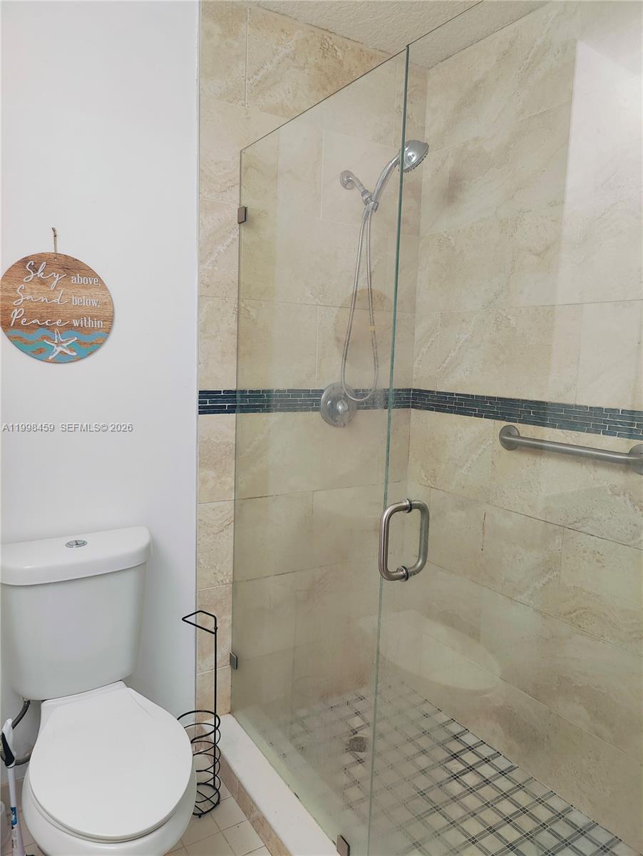 FRESHWATER LAKES - Residential Lease