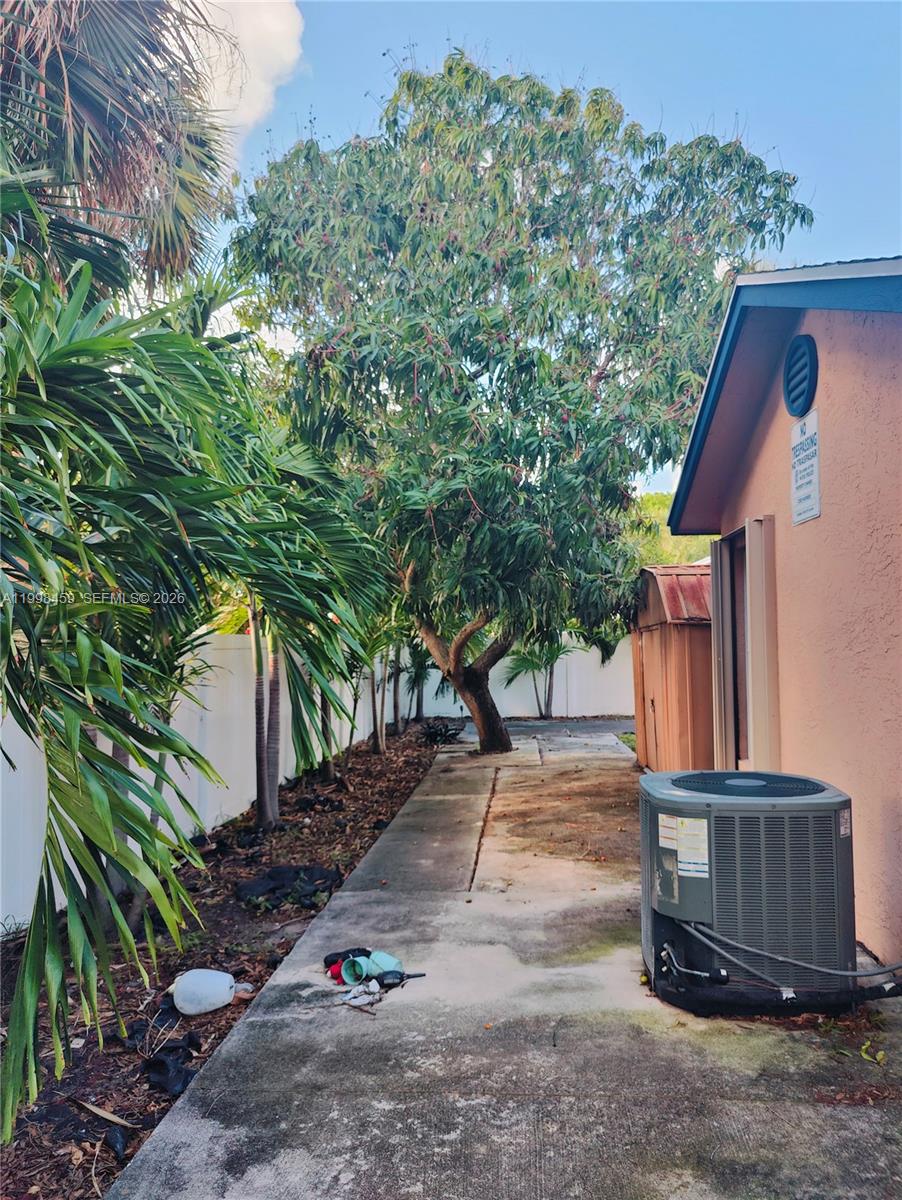 FRESHWATER LAKES - Residential Lease