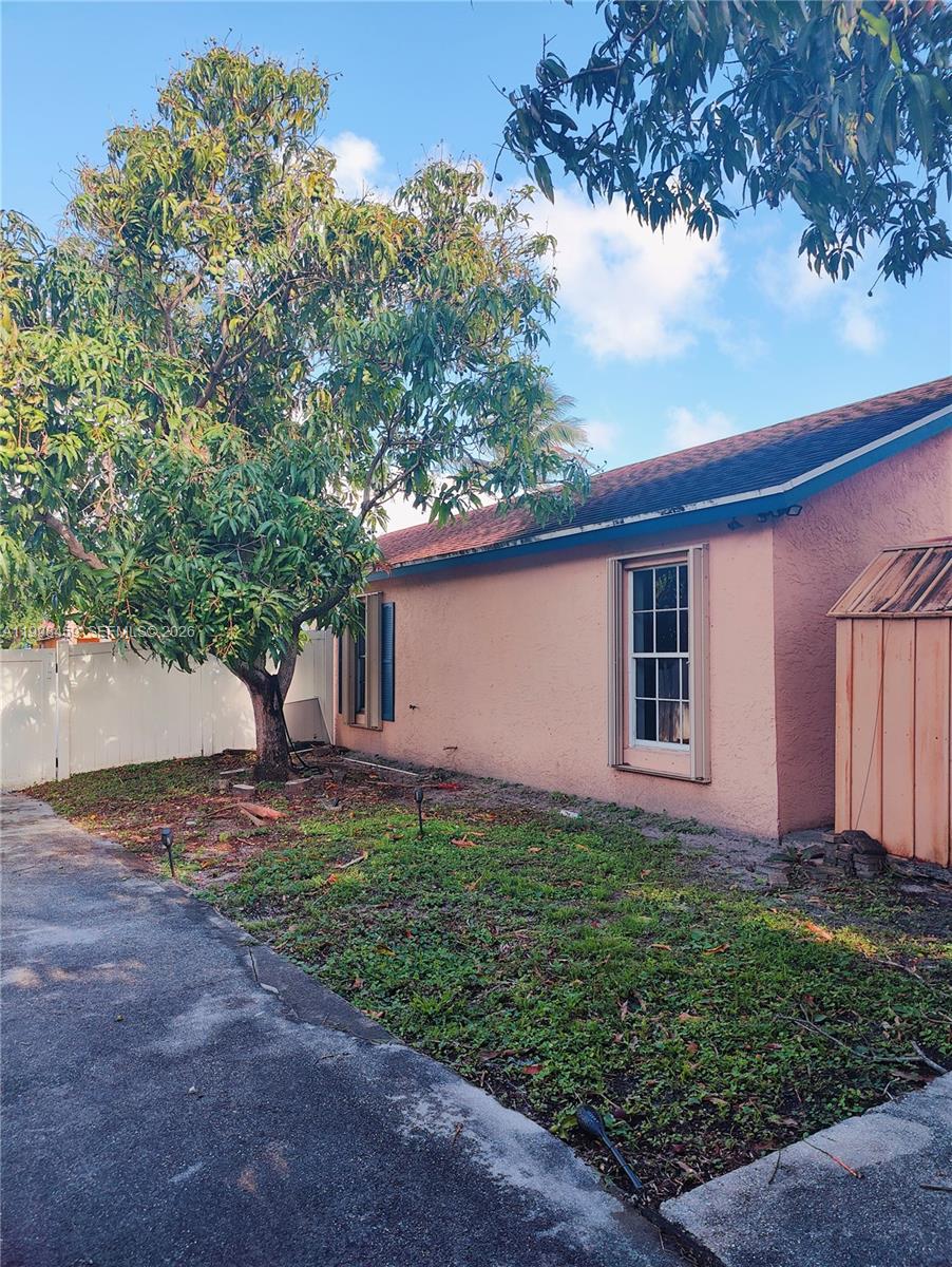 FRESHWATER LAKES - Residential Lease