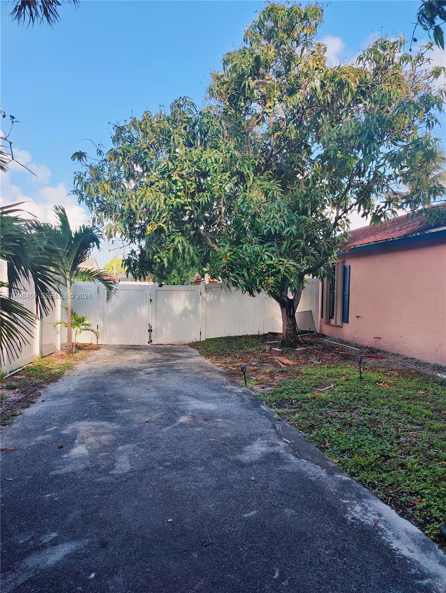 FRESHWATER LAKES - Residential Lease