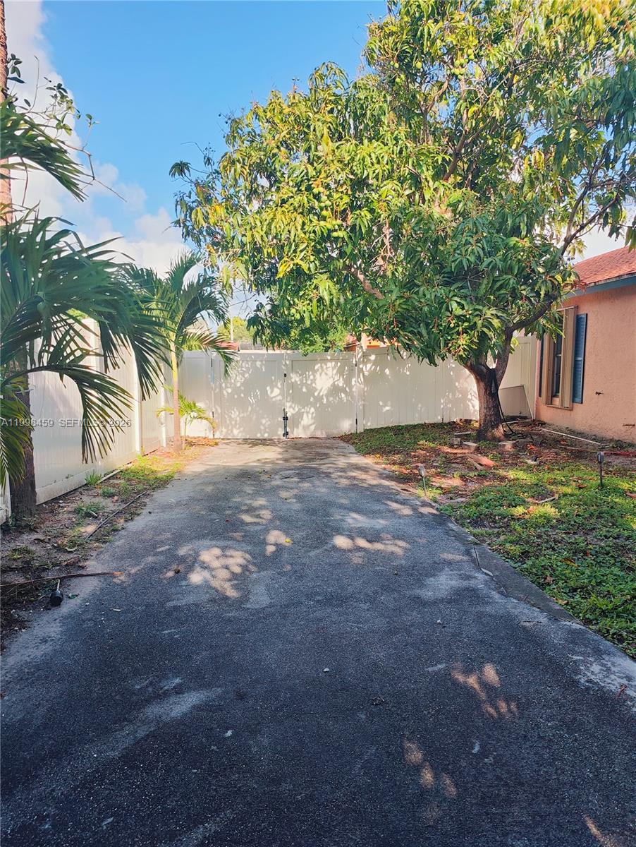 FRESHWATER LAKES - Residential Lease