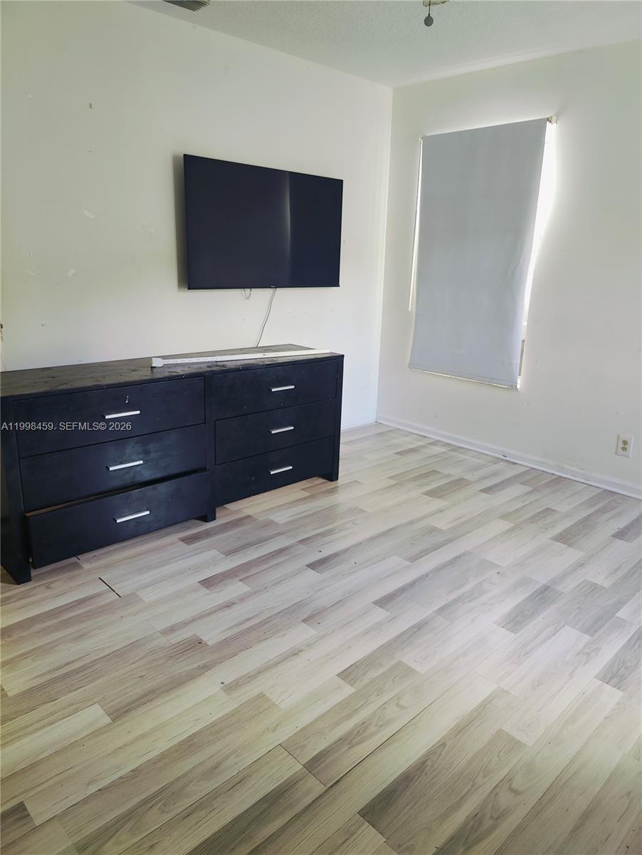 FRESHWATER LAKES - Residential Lease