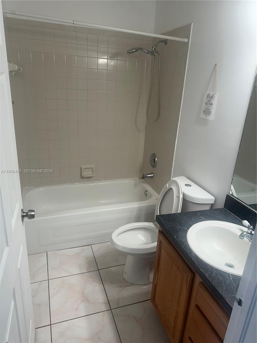 FRESHWATER LAKES - Residential Lease