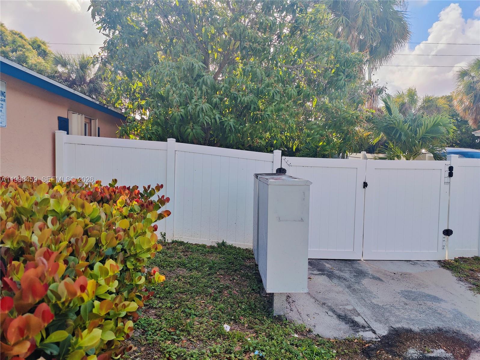 FRESHWATER LAKES - Residential Lease