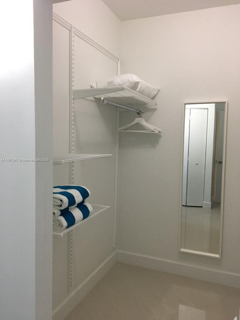 THE YACHT CLUB AT AVENTUR - Residential Lease